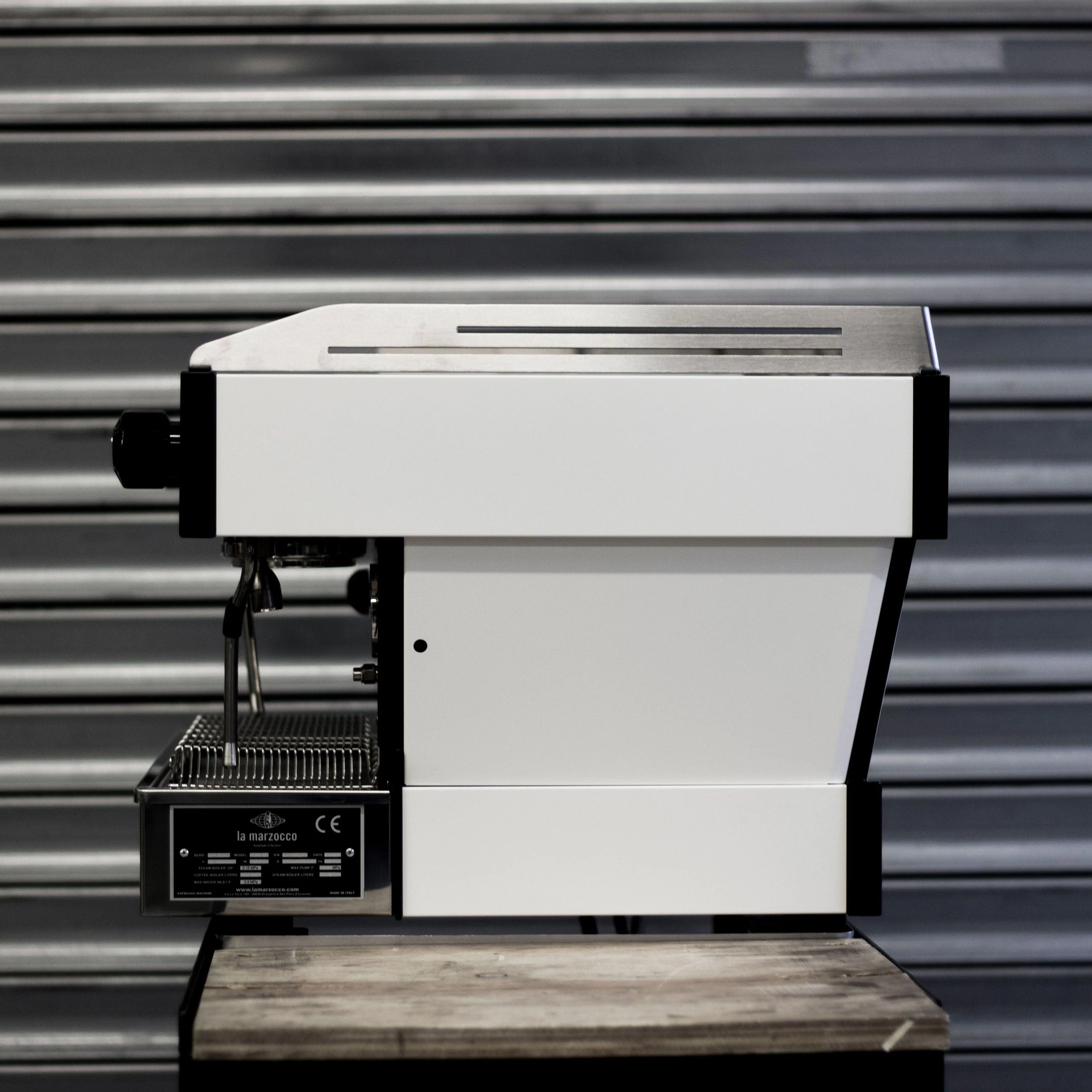 La Marzocco Linea PB 2 Group AV (Automatic) Espresso Machine - White 5 La Marzocco Linea PB 2 Group AV (Automatic) Espresso Machine - White - Image 5